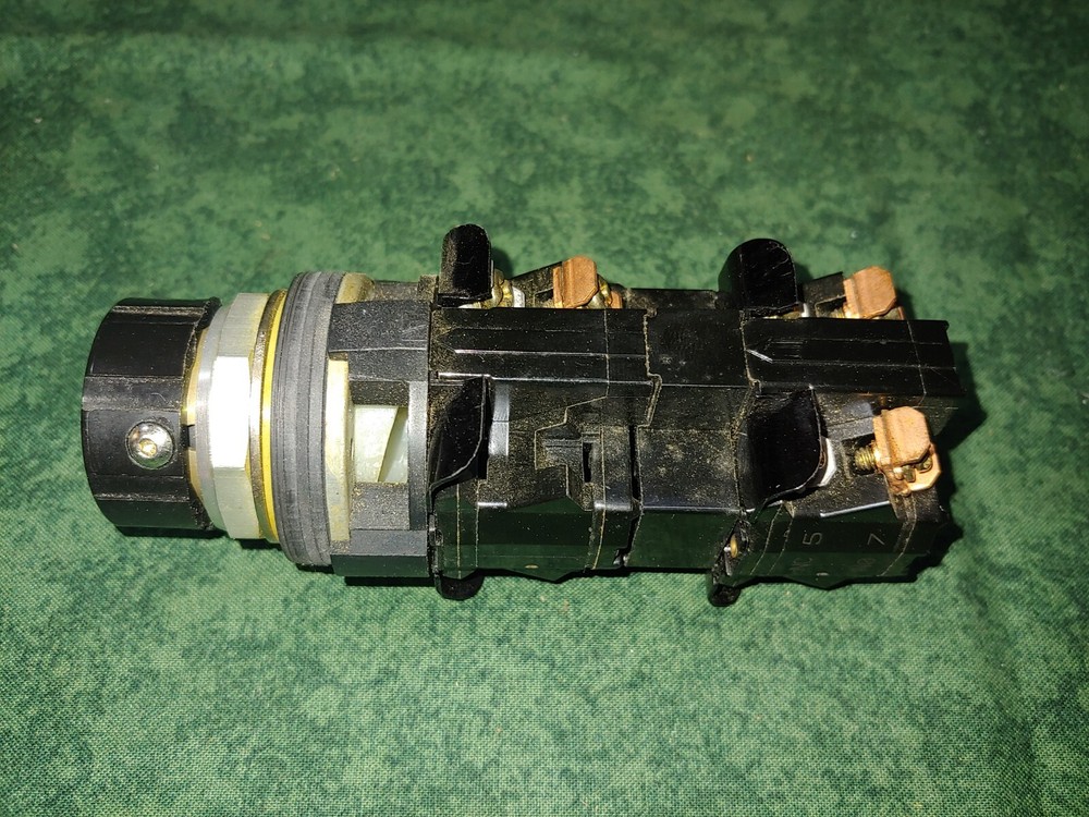 Micro Switch Selector Cam Switch with PTCH & PTCC Contact Blocks (43942-B2)