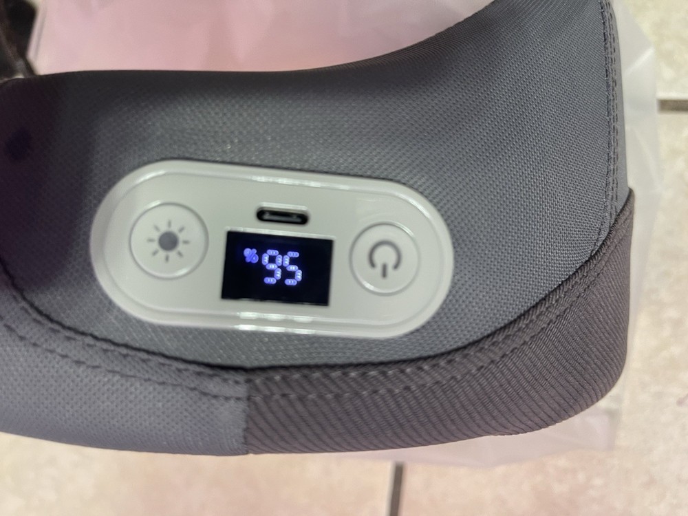 Muse Relax Cordless Cervical Traction Device