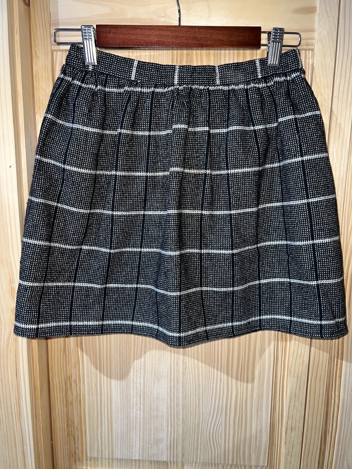 URBAN RENEWAL Wool Blend Plaid Black Mini Skirt Size 10 Lined NWOT