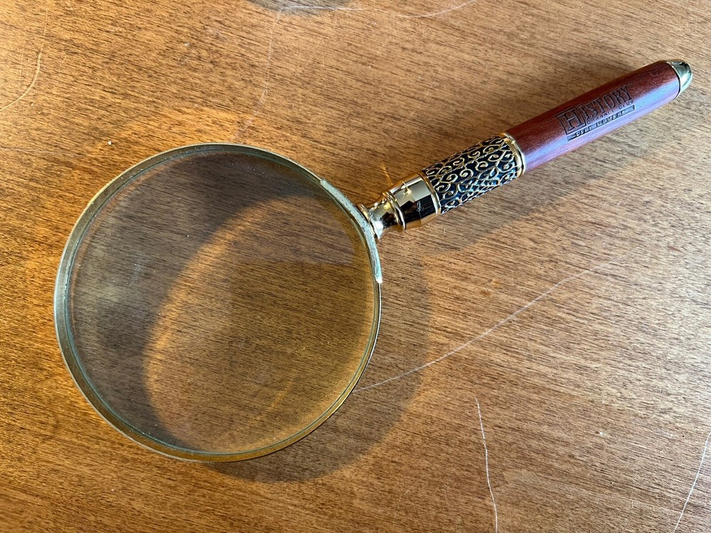Magnifying Glasses 1 @ 5 1/2” Long 1@7” Long