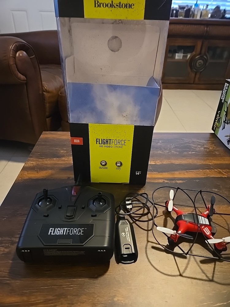 Brookstone Flight Force HD video Drone BD30 / Open Box