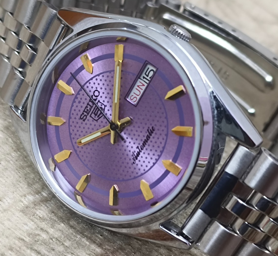 Vintage Seiko 5 Purple Automatic 17 Jewels Day/Date Japan Men's Wrist Watch 6309
