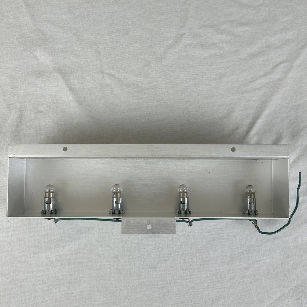 Bose 1801 Amplifier Backlight housing - Bulbs need to be replaced