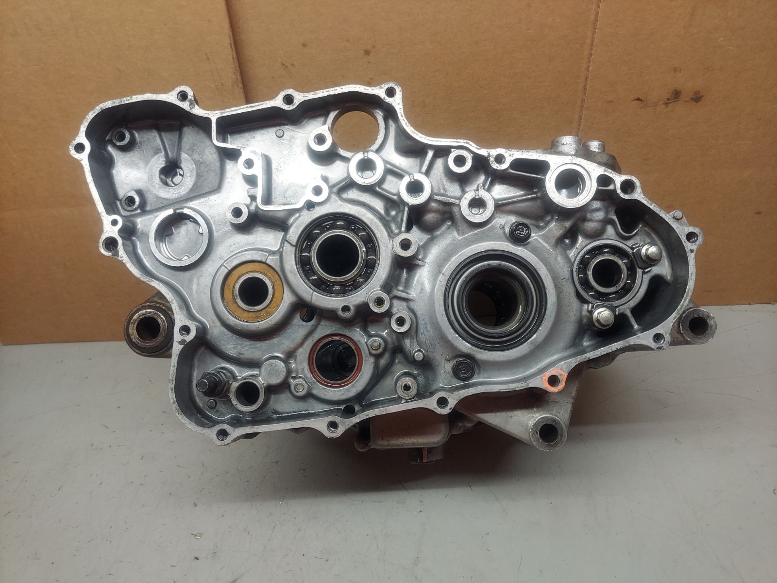 06-14 Honda trx450r crankcase left right inner case bottom end *READ ALL*