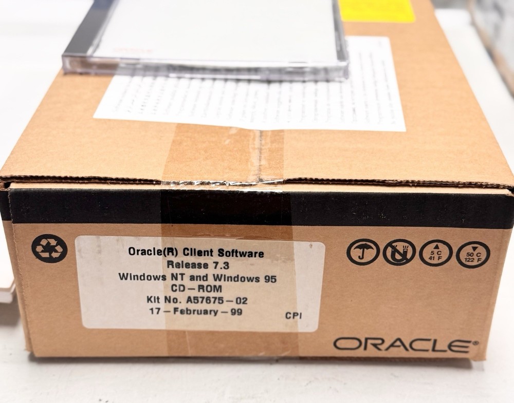 Vintage Oracle Client Software Release 7.3 Windows NT, Windows 95 CD-ROM KIT