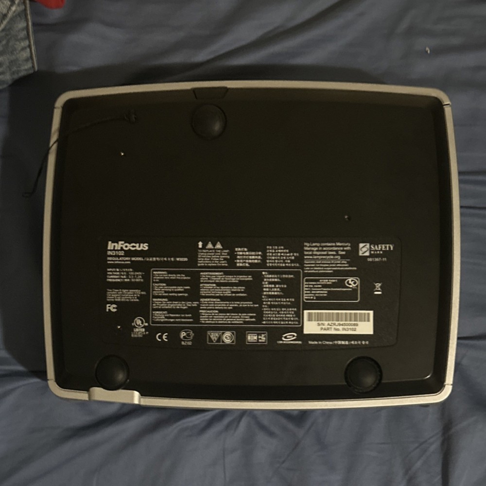 InFocus InFocus Desktop Projector Black/Gray with bag READ DESCRIPTION