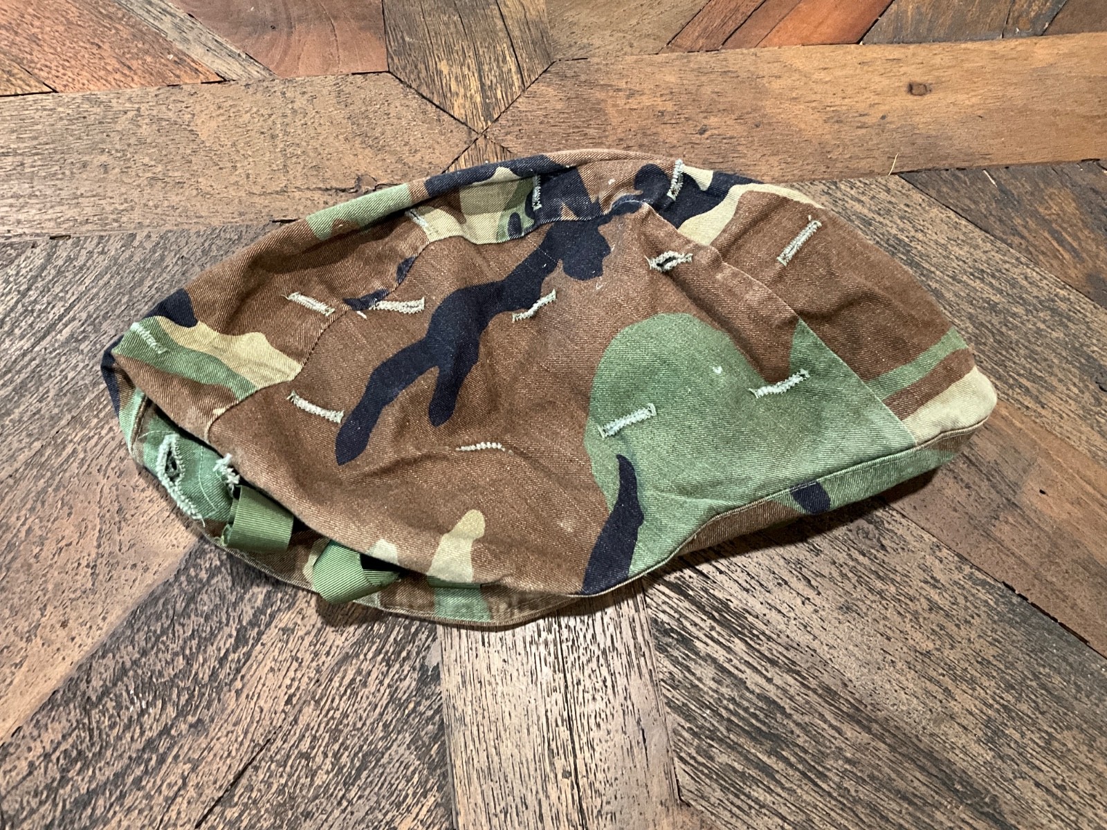 PASGT Helmet Cover Ground Troops Parachutist Medium / Large Woodland M81 BDU