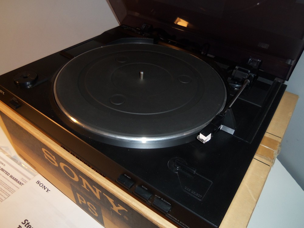 Sony PS-LX250H Automatic Stereo Turntable System Record Player w/ Box (READ)