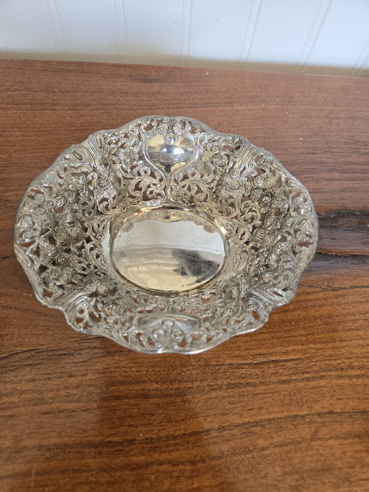 Silver Plated Ornate Rose Pattern Bowl Godinger Silver Art Company. 6" Wide