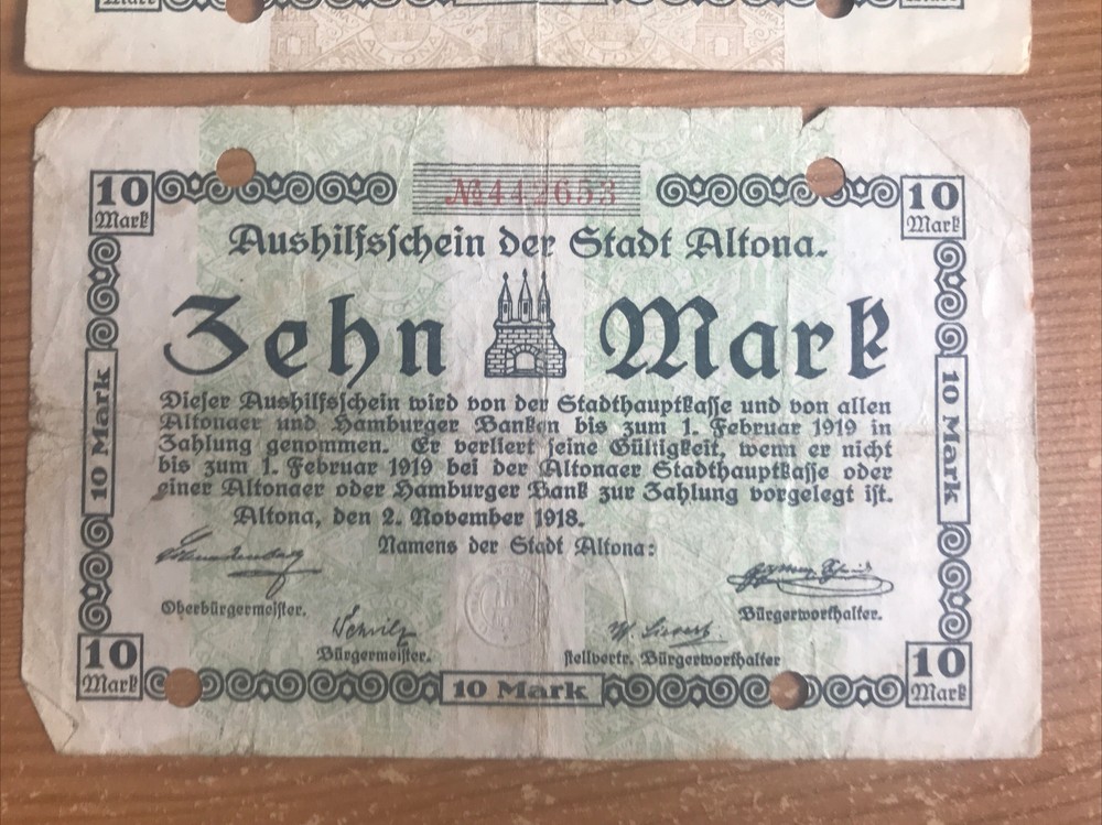 2 X Germany Notgeld Banknotes. 10 Mark. Dated 1918.