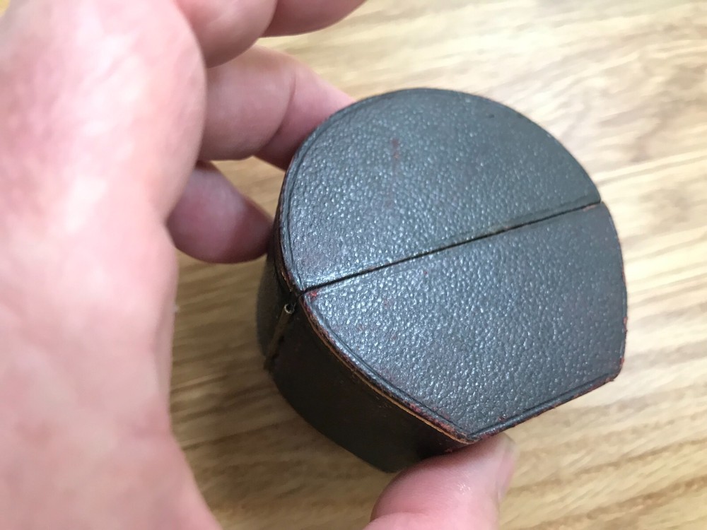nice old high quality leatherette serviette napkin ring holder case empty