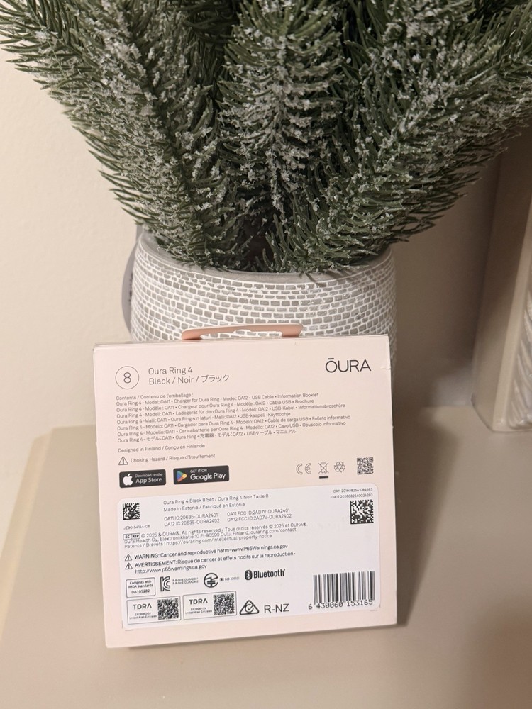 Oura Ring 4 Black - Size 8