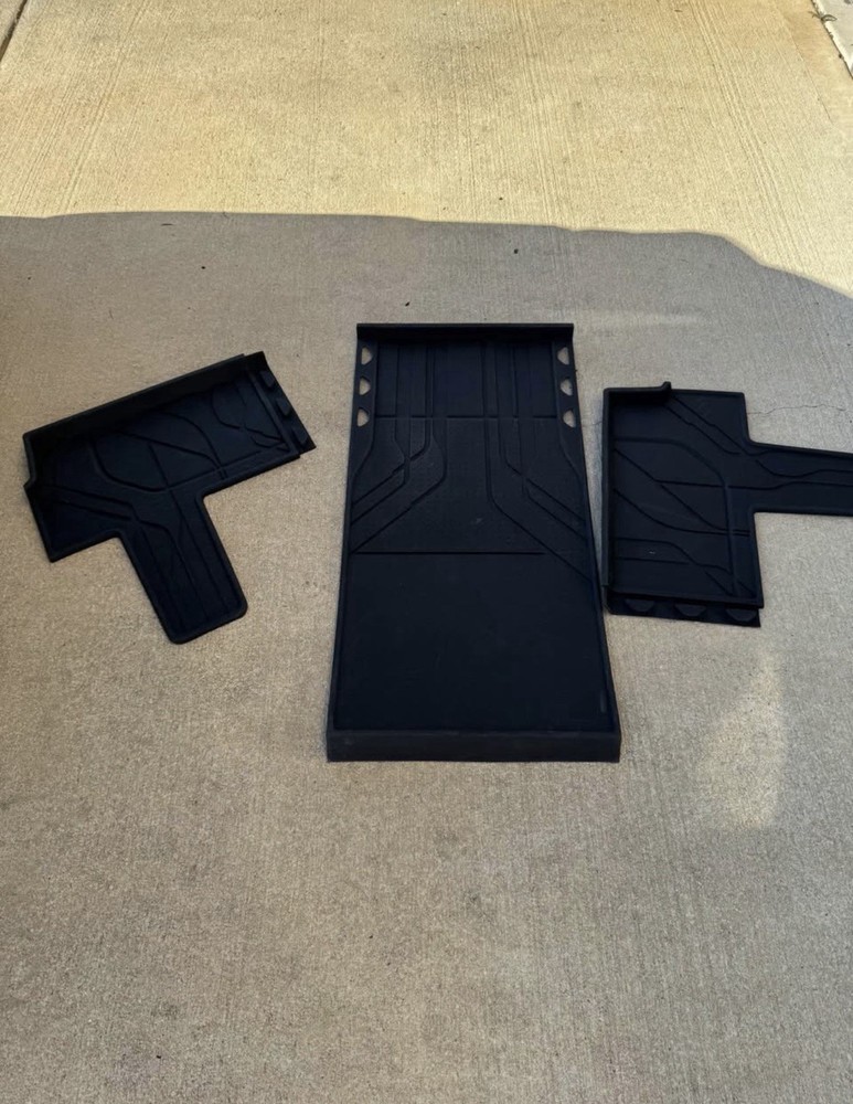 Third -Row Weather Floor Liner ￼