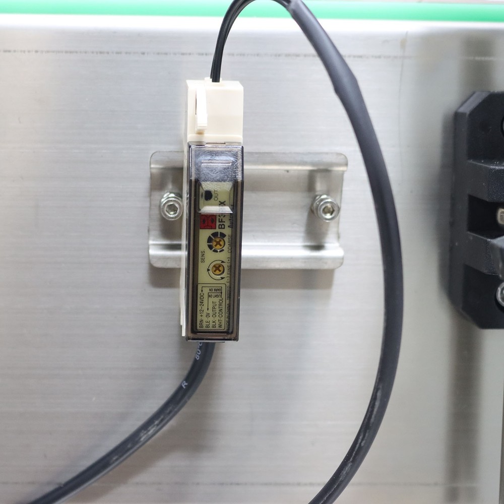 TECHTONGDA Automatic Round Bottle Label Applicator Fixed Point Labeling 110V