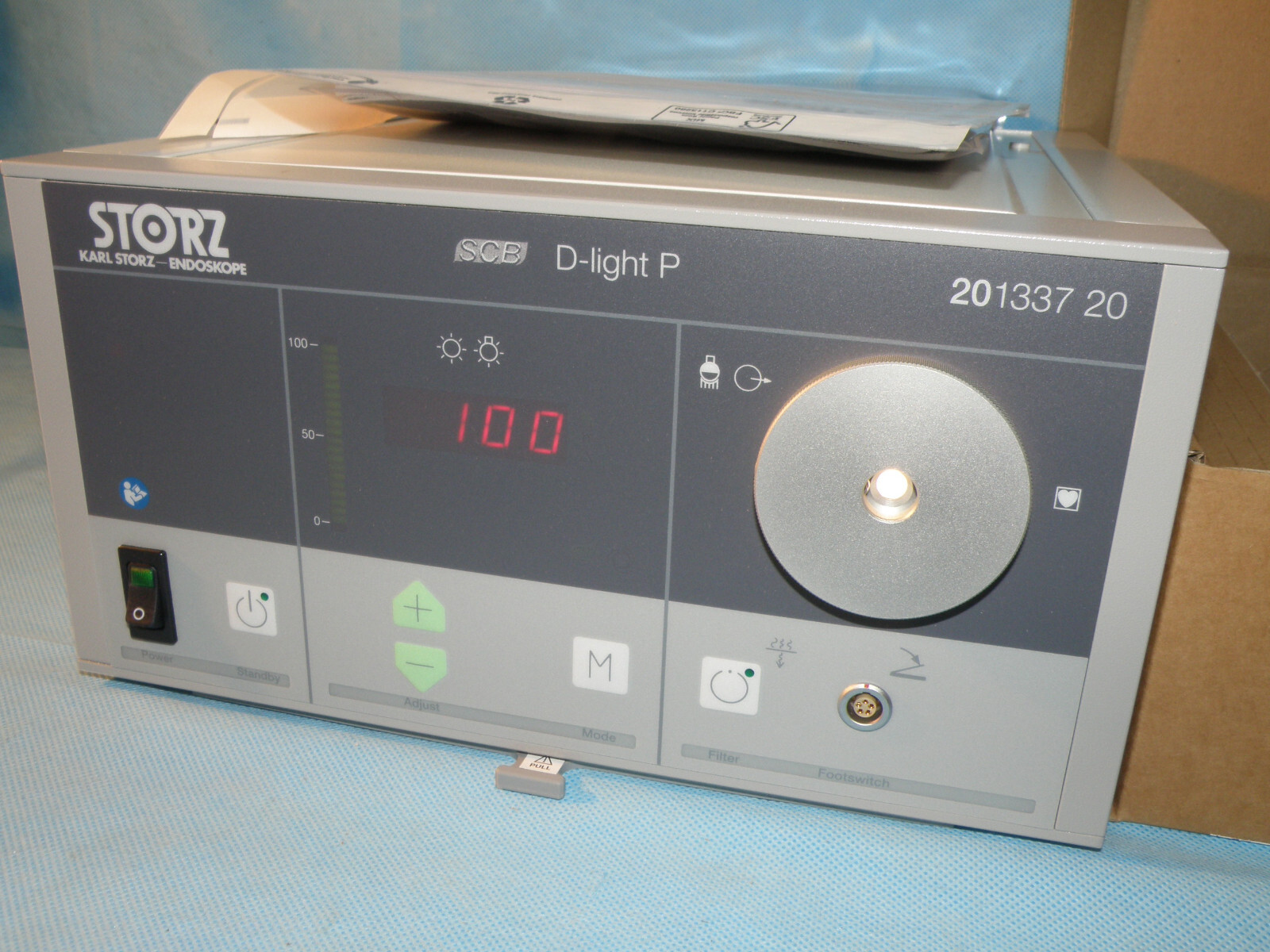 Storz 300 watt Xenon Light Source for Endoscopy, 0 hours, with footswitch, NEW!