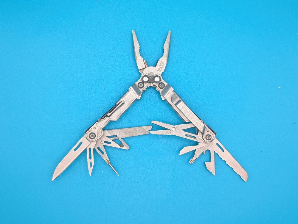 SOG PowerPint Tool Compact Lightweight Silver Multi-Tool!