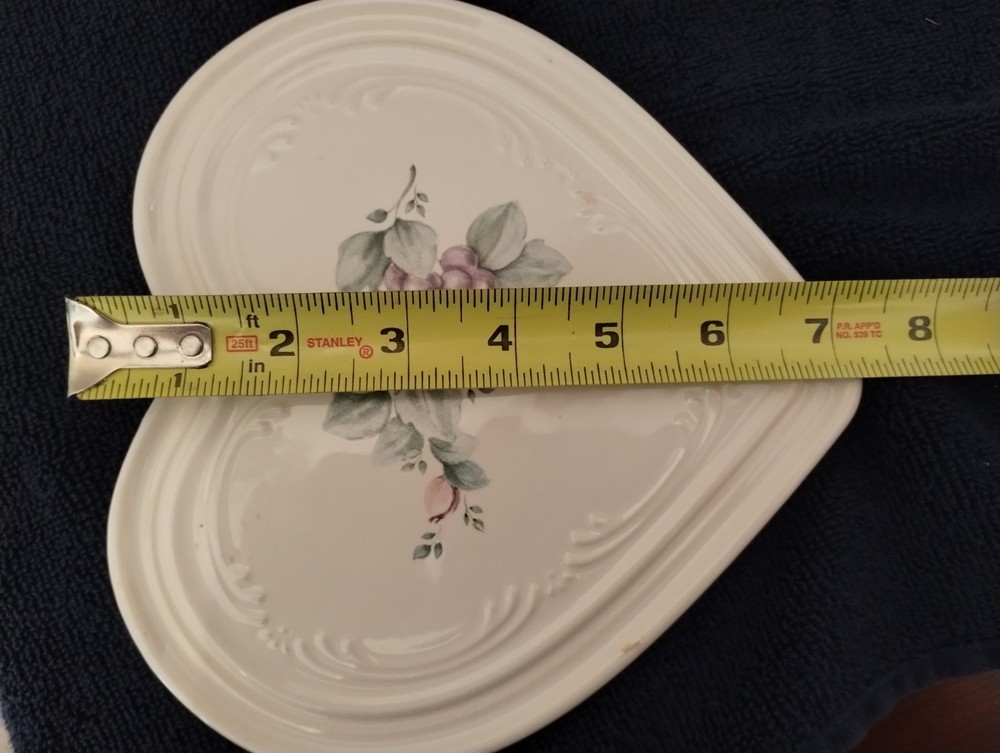Pfaltzgraff Grapevine Heart Trivet