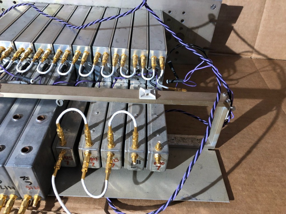 Matrix Test Equipment Multiple Frequency Signal Generator