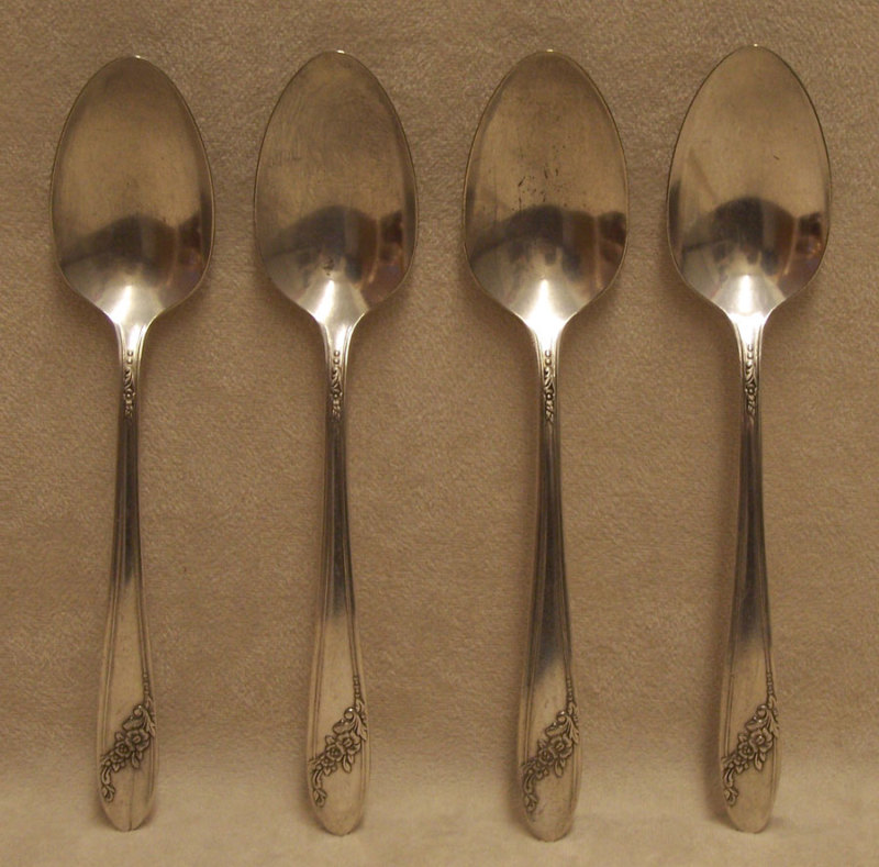 4 Oneida Community Queen BessTeaspoons Spoon Silverware Flatware