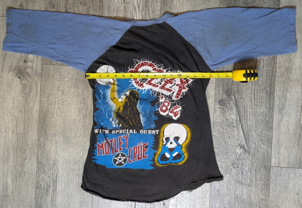 Ozzy Osbourne Bark At The Moon Concert Tee shirt 1984 Motley Crue Vintage