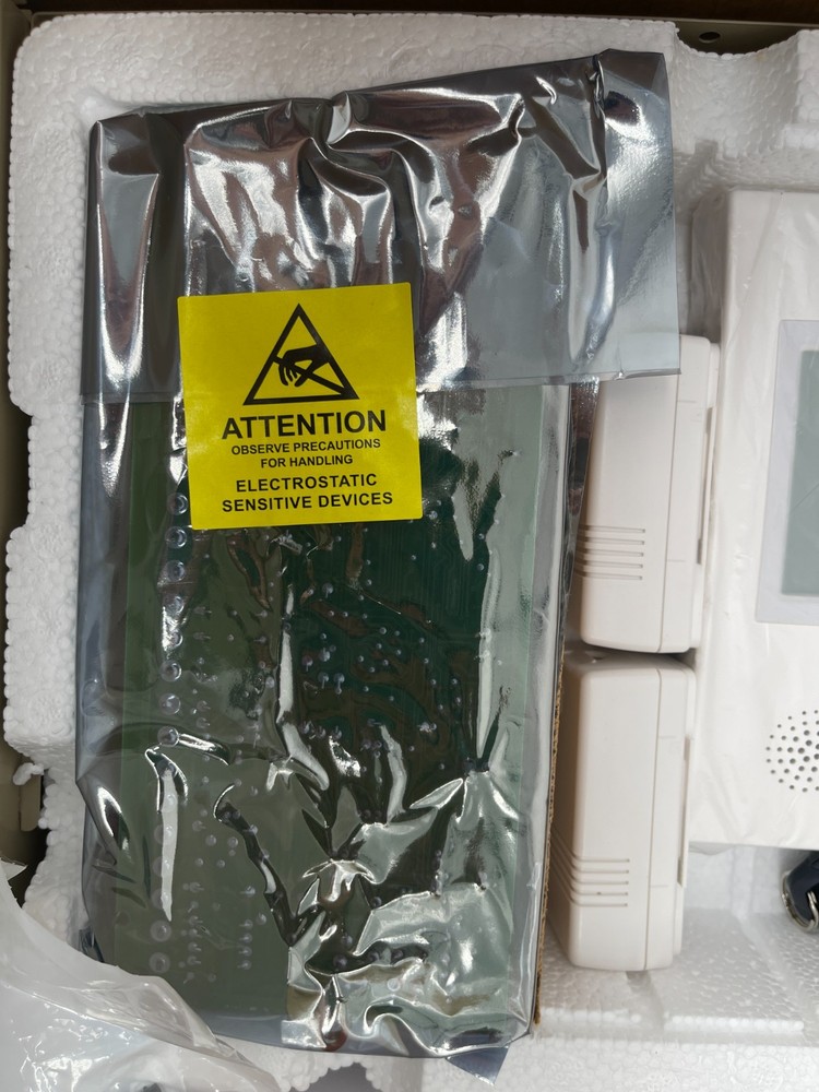 ADT Safewatch Pro 3000EN Security System Kit Set