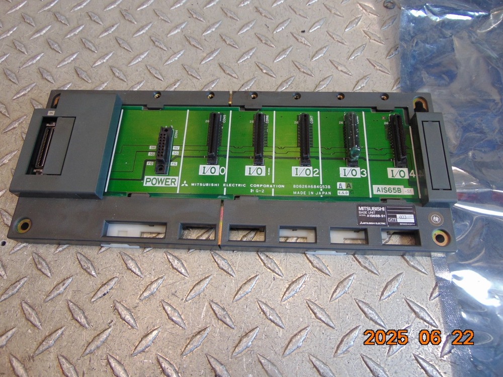 MITSUBISHI A1S65B-S1 BASE UNIT