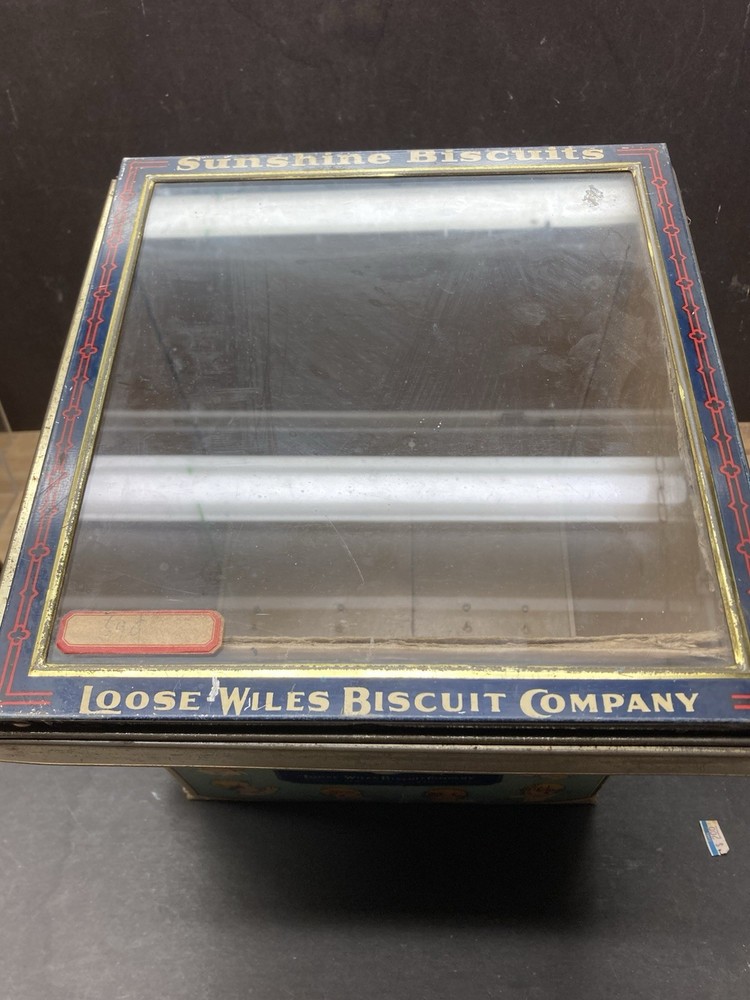 Sunshine Biscuits Glass Top Store Display Box