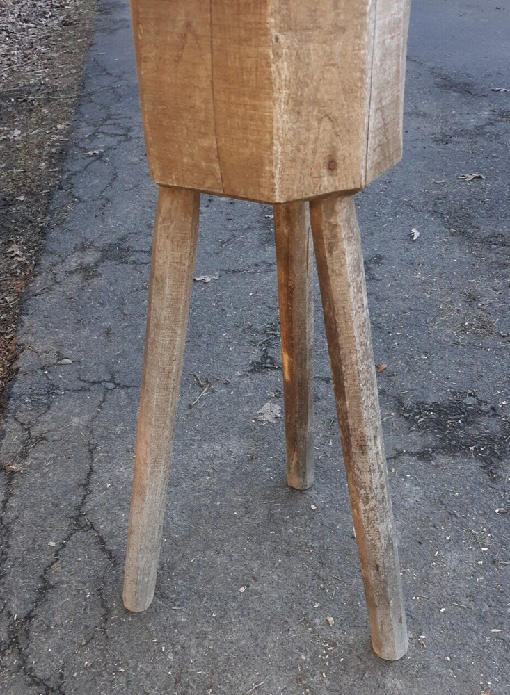 Antique Primitive Chopping Block for Poultry ?
