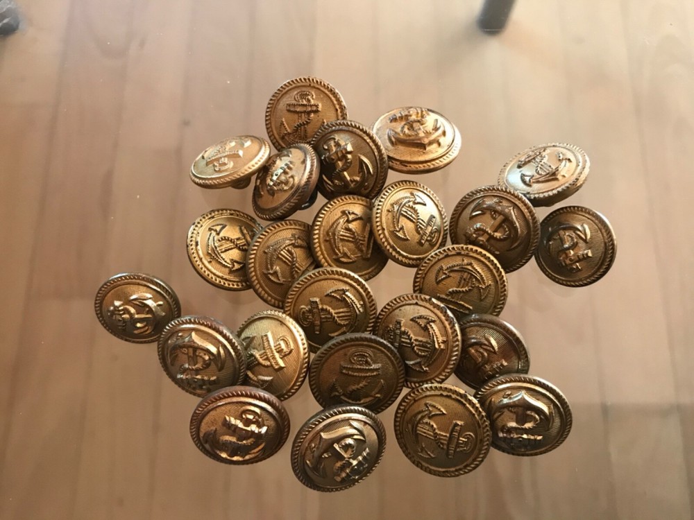 ORIGINAL GERMANY Kriegsmarine button gold
