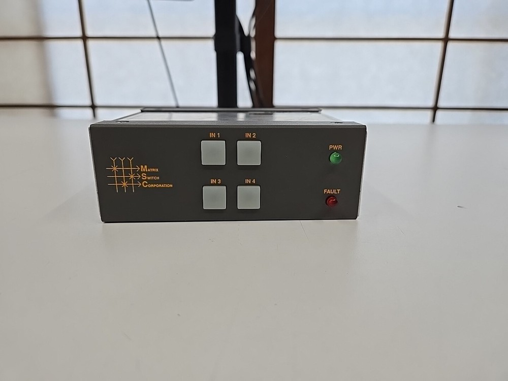 MSC-XD22L Matrix Switch 2 Input 2 Output 3G-SDI Video Router with Button Panel