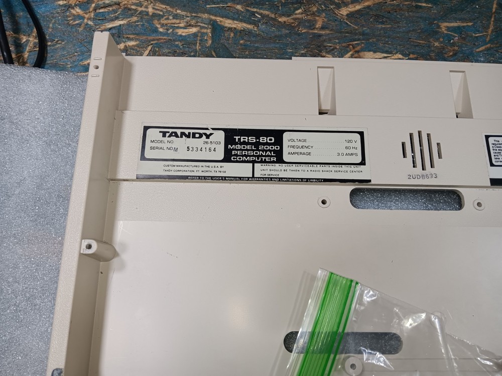 TANDY TRS-80 MODEL 2000 EXACT-INTACT-EMPTY BOTTOM CASE w/SPEAKER & SCREWS-SEE
