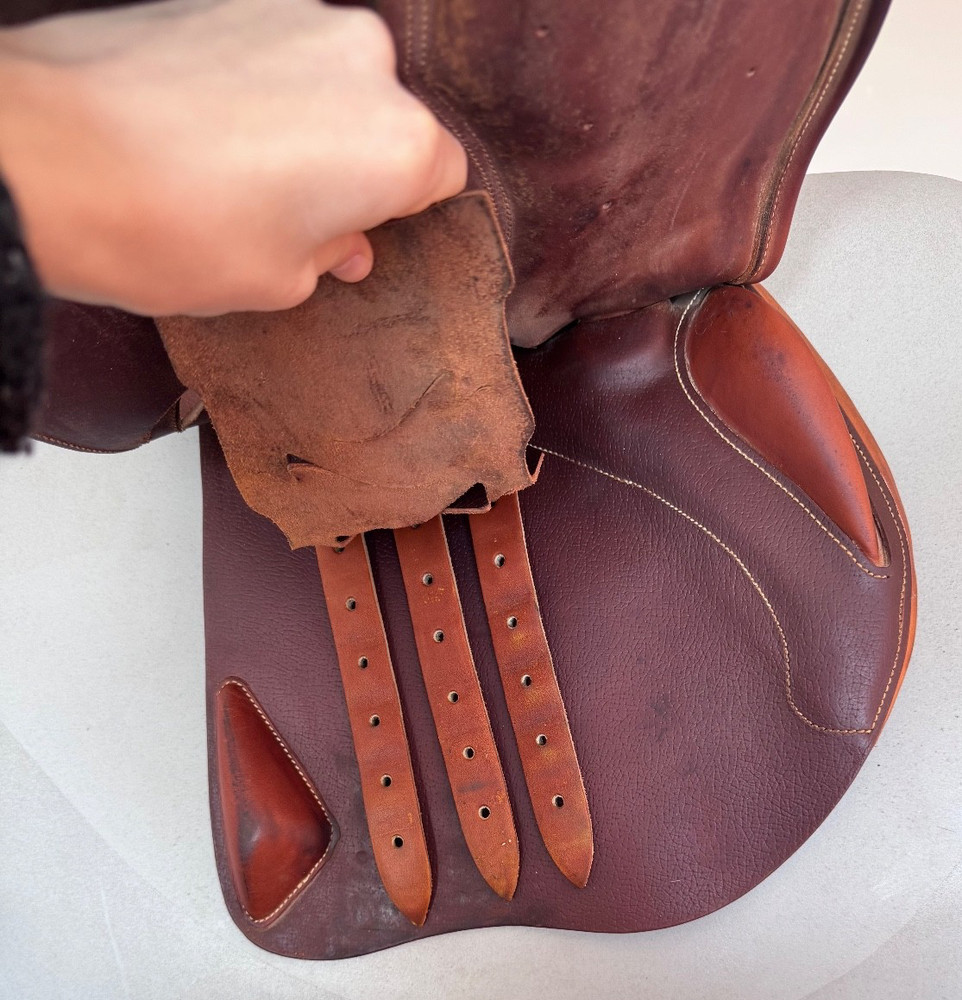17.5" Devoucoux Oldara Saddle - 4A - Integrated Panels -Grain / Calf - Stunning!
