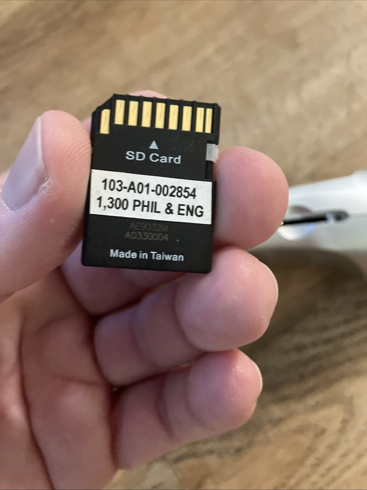 Encore! Compact Karaoke Microphone with Memory Card