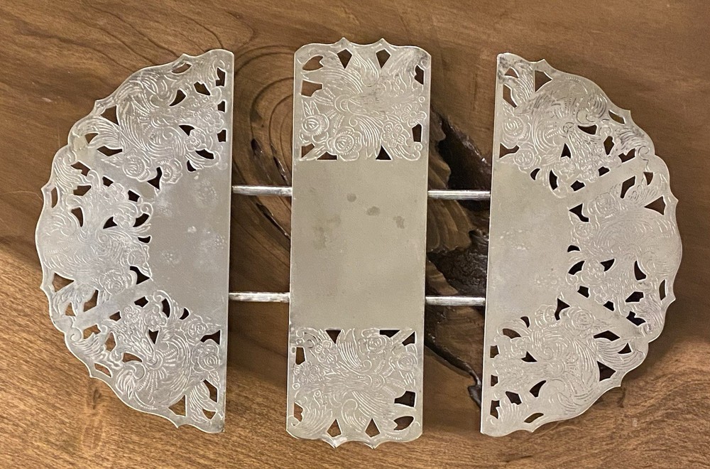 VTG Trivet Ornate Carved Floral Footed Oval Expandable Silver Plate Metal