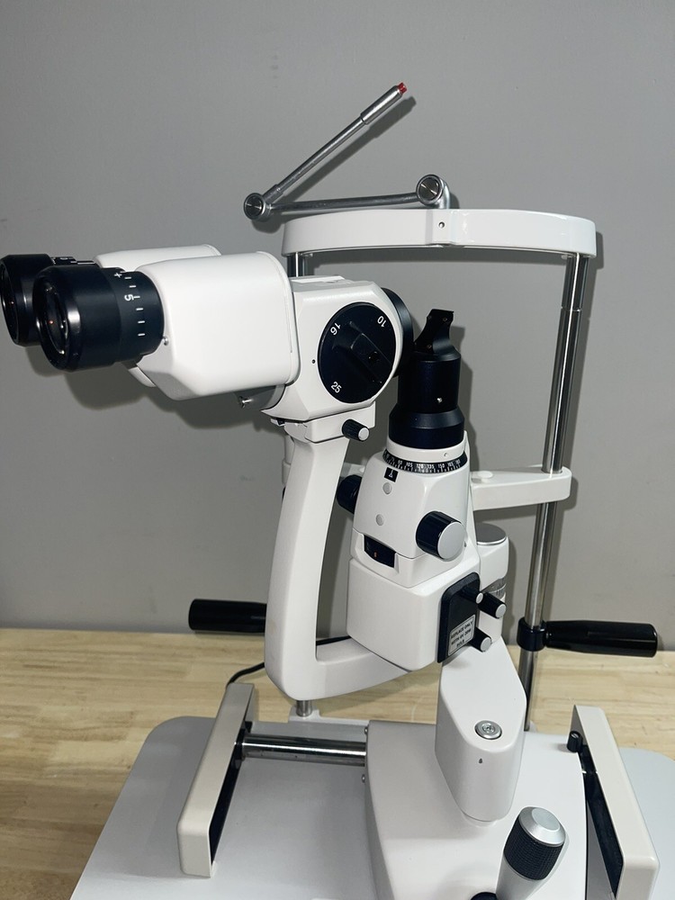 Reichert XCEL 250 Slit Lamp