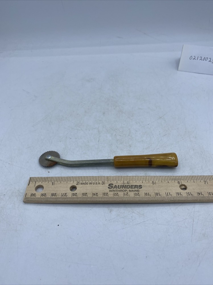 VINTAGE Butterscotch Bakelite Tracing Wheel Seamstress Pattern Cutter Roller