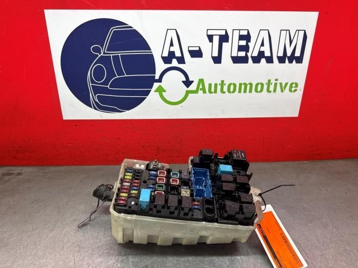 Fuse box Mazda 5 CR1 P22638515