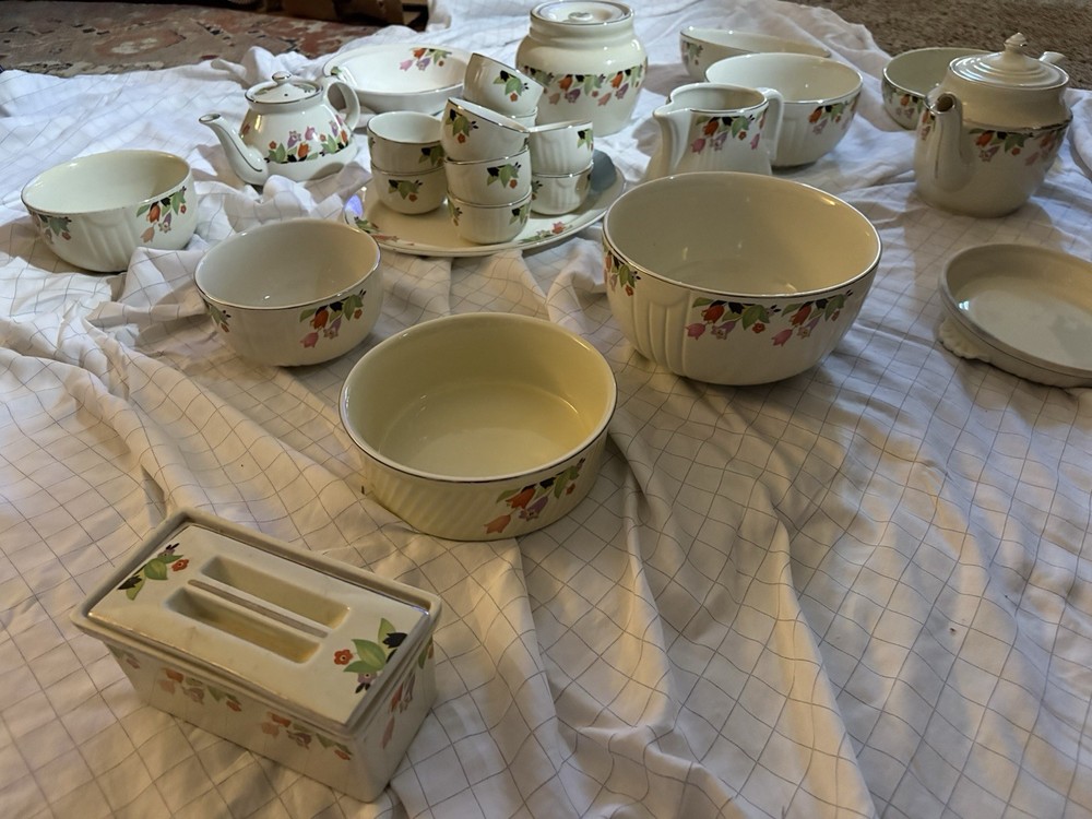 Crocus Dishes Set