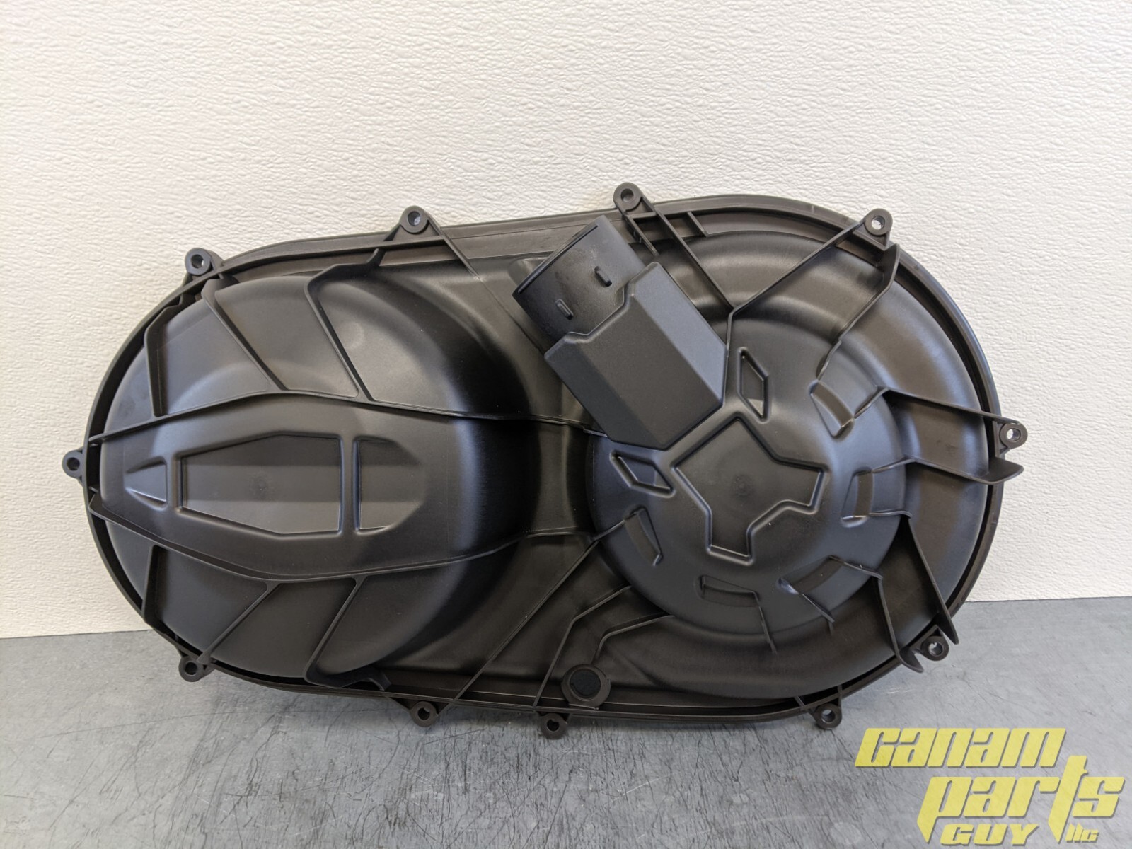 CanAm 420212711 Outer Clutch Cover Belt Box 2021+ Commander Defender LONG OUTLET