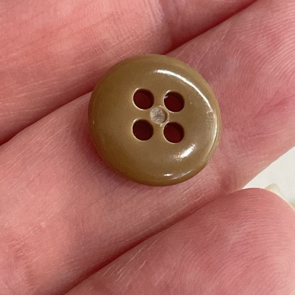 25 Buttons Light Brown Plastic 4-Hole Sew Through Sewing 1/2”