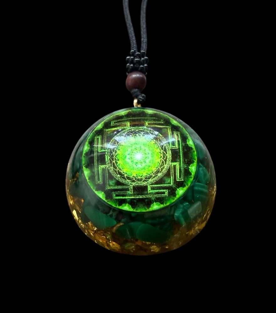 ORGONE MALACHITE Talisman Black Cord Round Pendant