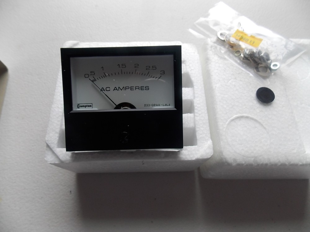 CROMPTON 233-02AA 0-3 AC AMPERES PANEL METER
