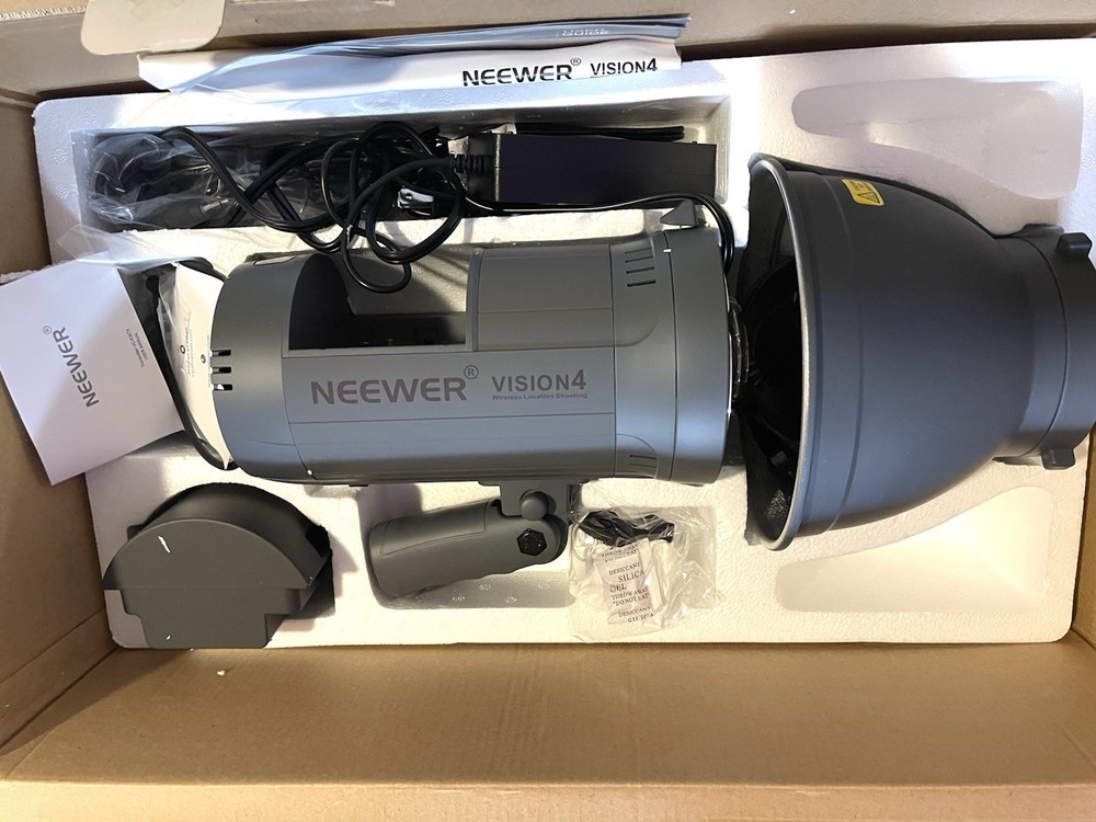 Neewer Vision4 700W Studio Flash Strobe Light Never Used