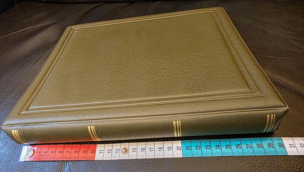 Vintage Multi Ring Nice Quality Olive Padded Stamp Album Empty