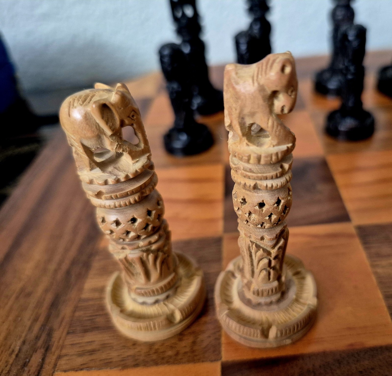 Ornate Carved Box Wood Ebony Chess Set 4" King 18" Board 1.75" Squares Box Case!