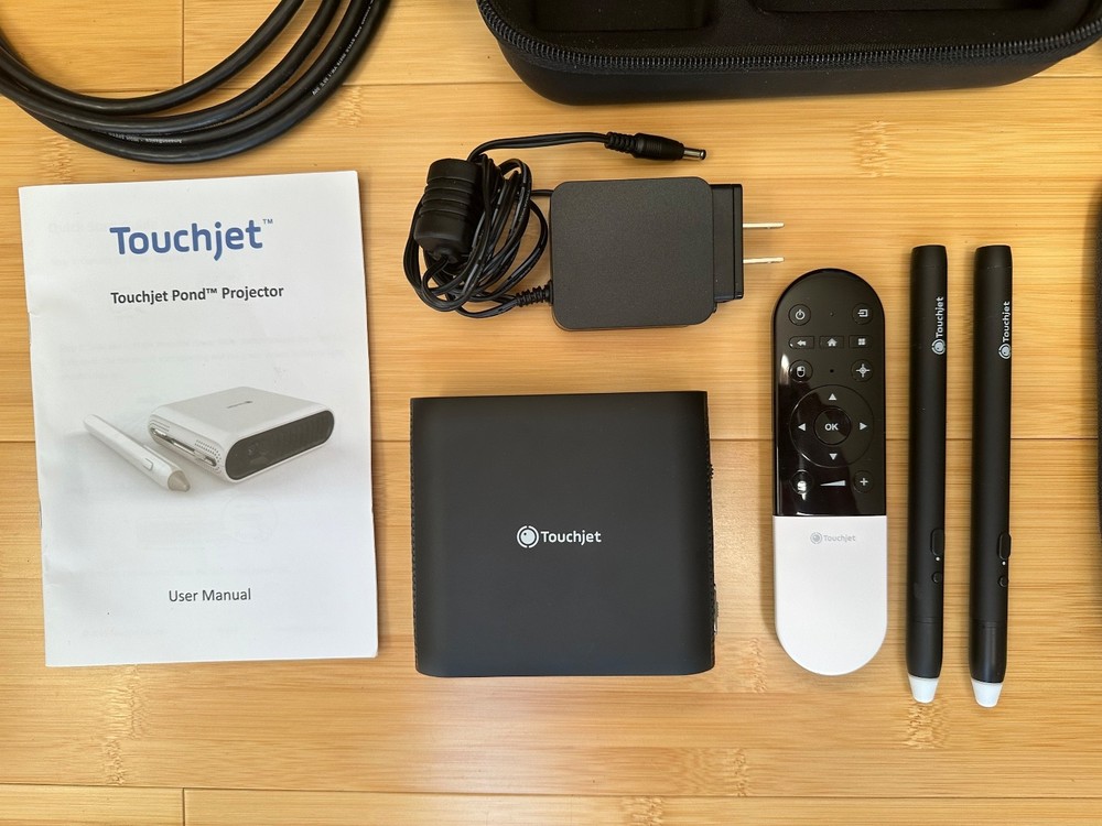 Projector Touchjet Pond, Android, WiFi, Touchscreen, Works in Good Condition