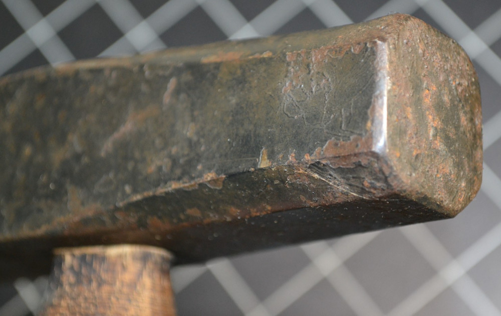 BLACKSMITH SET HAMMER - 1 1/2" SQUARE HEAD - ORIGINAL HANDLE - VERY LITTLE USE