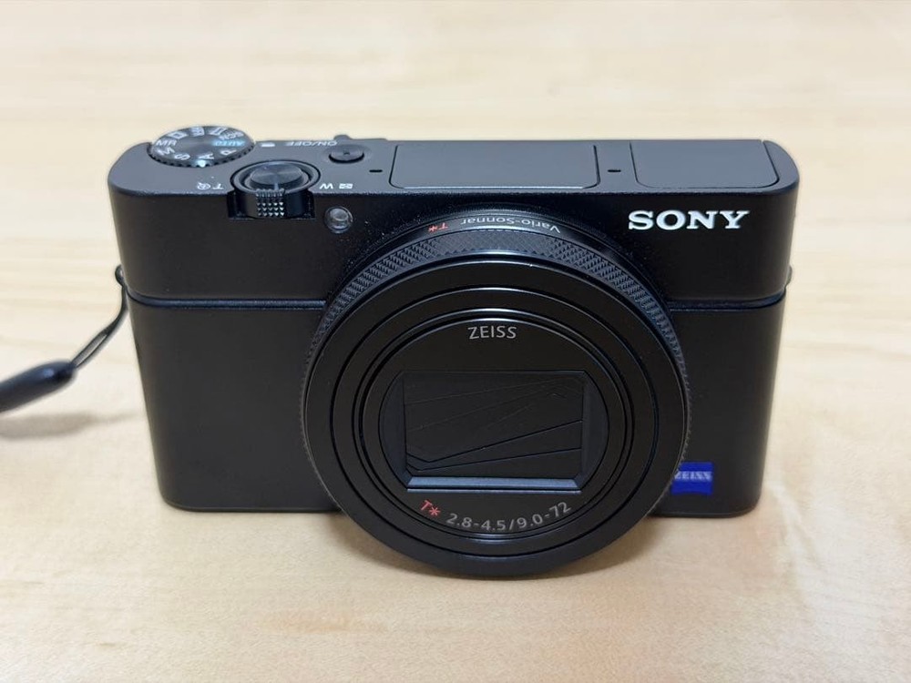 SONY RX100 VII (Mark 7) Compact Digital Camera