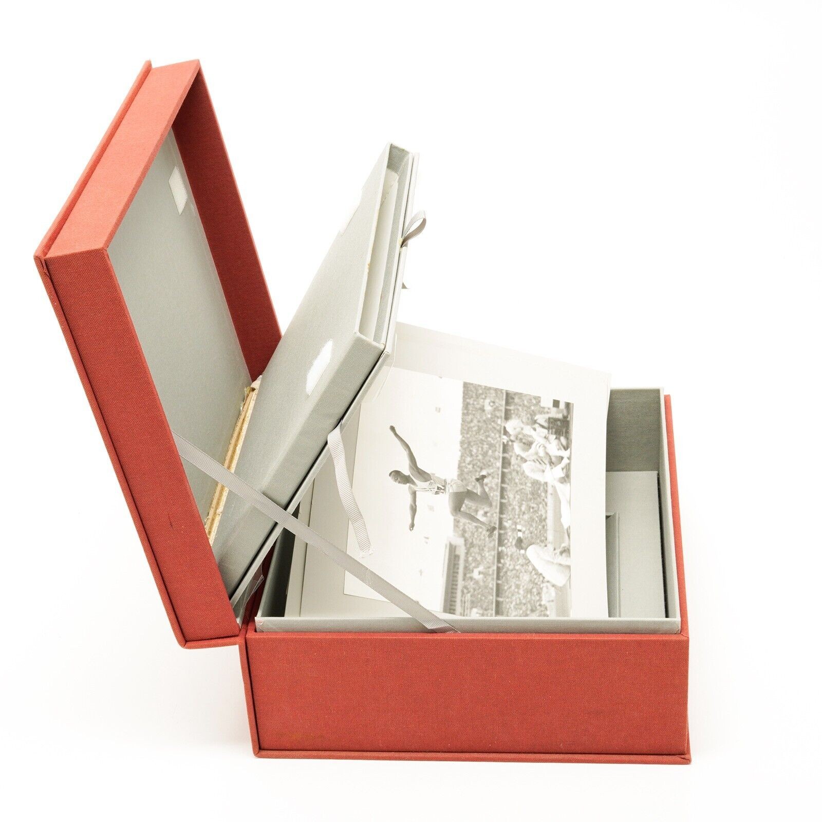 Jesse Owens Golden Anniversary 1936-1986 Display Box w/Photos - for Leica R4