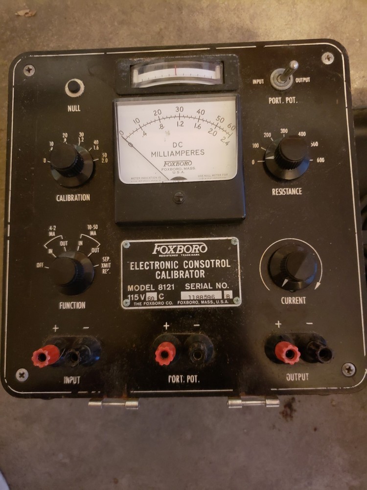 Foxboro Electronic Consotrol Calibrator 8121 *USED*